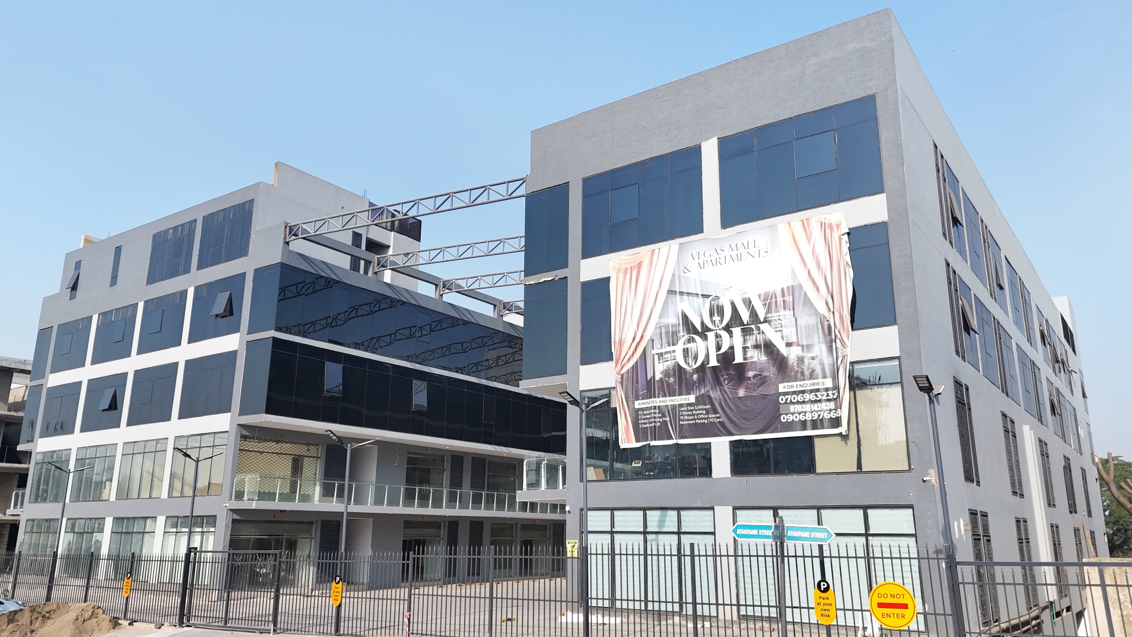 Vegas Mall and Apartments